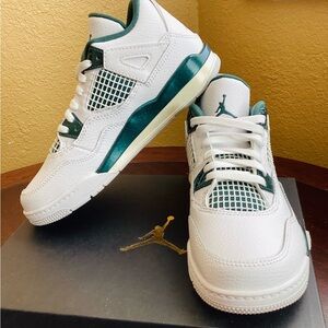 Jordan 4 Kids White and Dark Green